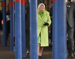 UK, Queen Elizabeth II, Buckingham Palace, Twitter