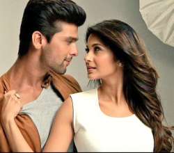 Beyhadh sets on fire: Kushal Tandon emerges hero and saves his princess Jennifer