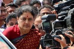 Sasikala surrenders in Bengaluru today