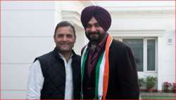 Sidhu with Rahul Gandhi