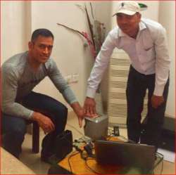 MS Dhoni authenticating his fingerprint