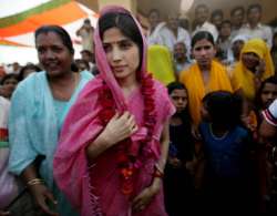 Dimple Yadav campaigning for UP polls