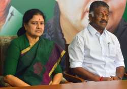 AIADMK, Tamil Nadu, Panneerselvam, Sasikala, EC