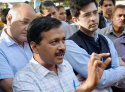 Kejriwal seeks use of ballot papers in MCD polls, suggests postponing elections