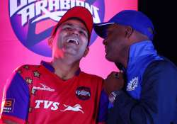  Sehwag wished happy birthday to Brian Lara 