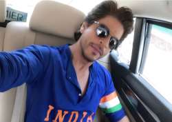 Shah Rukh Khan posted this picture during the India vs Pakistan game.