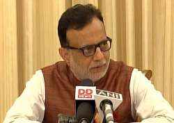 Revenue Secretary Hasmukh Adhia addressing media in New Delhi 