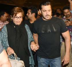 IIFA 2017 Salman Khan with Helen 