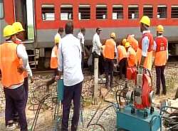 Kaifiyat Express derailment