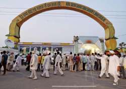 No move on successor, beware of rumours: Dera to followers