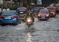 Mumbai rains: Don't spread cyclone warning rumour, BMC appeals to Mumbaikars 