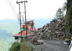 Massive landslide near Shimla, six vehicles buried