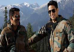 Sidharth Malhotra, Manoj Bajpayee