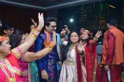  Bharti Singh and Harsh Limbachiyaa offer prayers at ‘Mata ki Chowki’