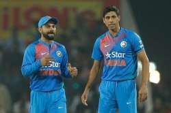 ashish nehra virat kohli