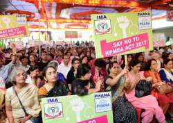 Doctors holding a protest during an indefinite strike against KPME(A) ACT 2017 in Bengaluru