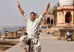 Padman Teaser: Akshay Kumar as simpleton impresses, trailer to be out today