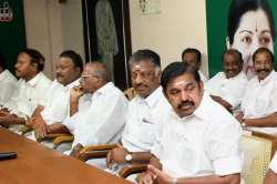 AIADMK to sack 6 office bearers supporting Dhinakaran 