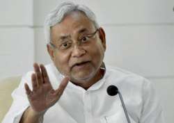 Nitish Kumar takes fresh dig at Lalu on Twitter, Tejashwi retorts 