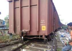 Goods train derails near Mumbai, traffic disrupted on Central line 