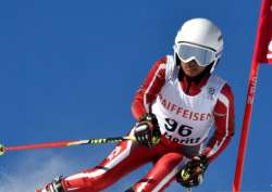 Aanchal thakur skiing medal