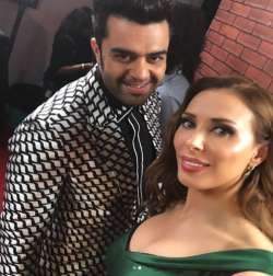 Iulia Vantur, Maniesh Paul