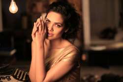 esha gupta trolled for Syria tweet