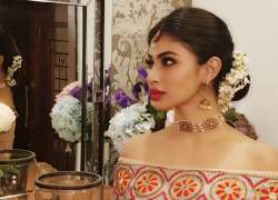 mouni roy dance video