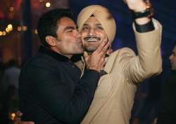 Harbhajan Singh's bromance with Mohammad Kaif leaves fans in awe