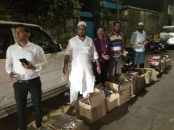 Kisan Long March: Mumbaikars welcome farmers after 180 km march with flowers and food