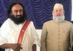 Sri Sri Ravi Shankar meets expelled AIMPLB member Salman Nadvi