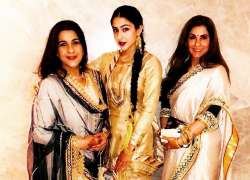 sara ali khan with amrita singh dimple kapadia