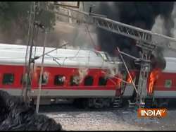 Fire breaks out in 4 coaches of AP AC Express near Birlanagar station in Gwalior; all passengers saf