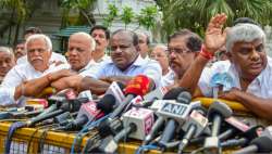 Bengaluru: JD(S) President HD Kumaraswamy with KPCC President G Parameshwara and RV Deshpande during a presser on May 16