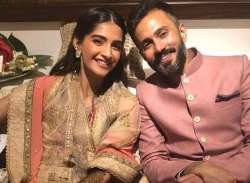 Sonam kapoor and anand ahuja mehndi night look