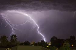 Thunderstorm LIVE updates: Severe dust storm hits Delhi, Noida, Gurugram, Faridabad; IMD issues alert for 15 states