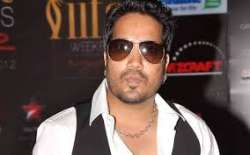 Mika Singh, theft complaint