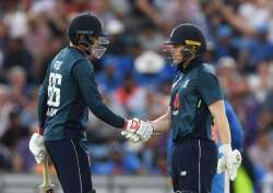 Eoin Morgan, Joe Root