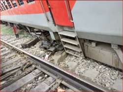 Three coaches of Pooja Superfast Express derail