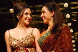 Mother-daughter duo; Hema Malini, Esha Deol set to catwalk for 'Cakewalk'