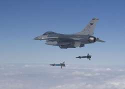 F-16 fighter aircraft