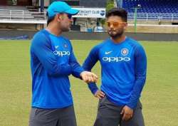 Rishabh Pant, MS Dhoni