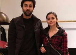 latest bollywood celebrities Ranbir Kapoor Alia Bhatt twin in black go shopping in New York City