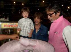 Here's Shah Rukh Khan’s reaction to AbRam calling Amitabh Bachchan his grandfather