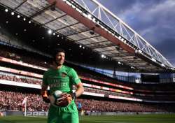 Arsenal goalkeeper Petr Cech to retire at end of season