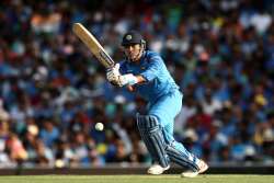 Sachin Tendulkar expects MS Dhoni to control the game from one end now