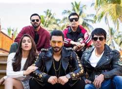 Ranveer Singh, Sara Ali Khan's swag wins over, crosses 100 crore worldwide