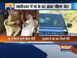 PM Modi meets his mother Hiraben