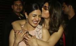 priyanka chopra's comment on sushmita sen's picture