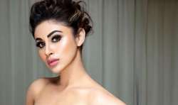  Mouni Roy